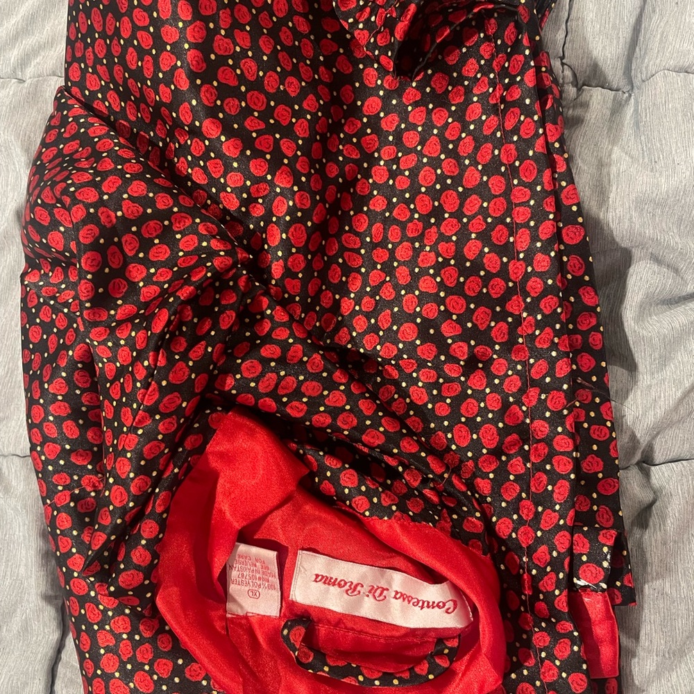 Vintage rose robe, red and black